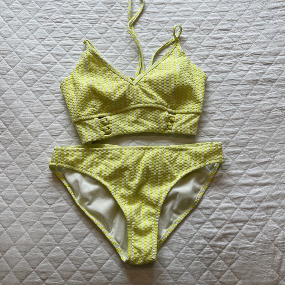 Jessica Simpson bikini set